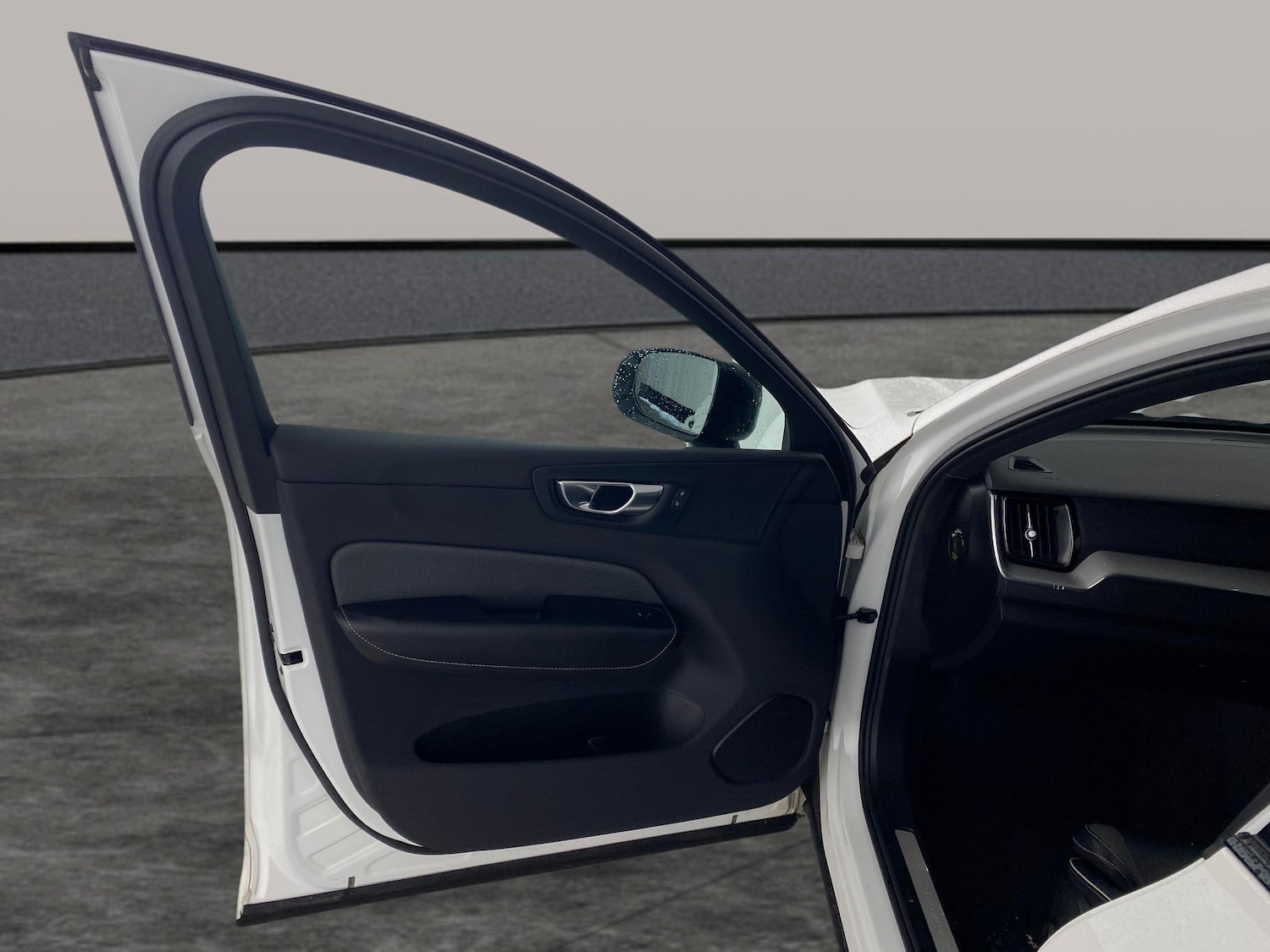 Used Volvo XC60 2021 for sale - 77460878: Photo 22