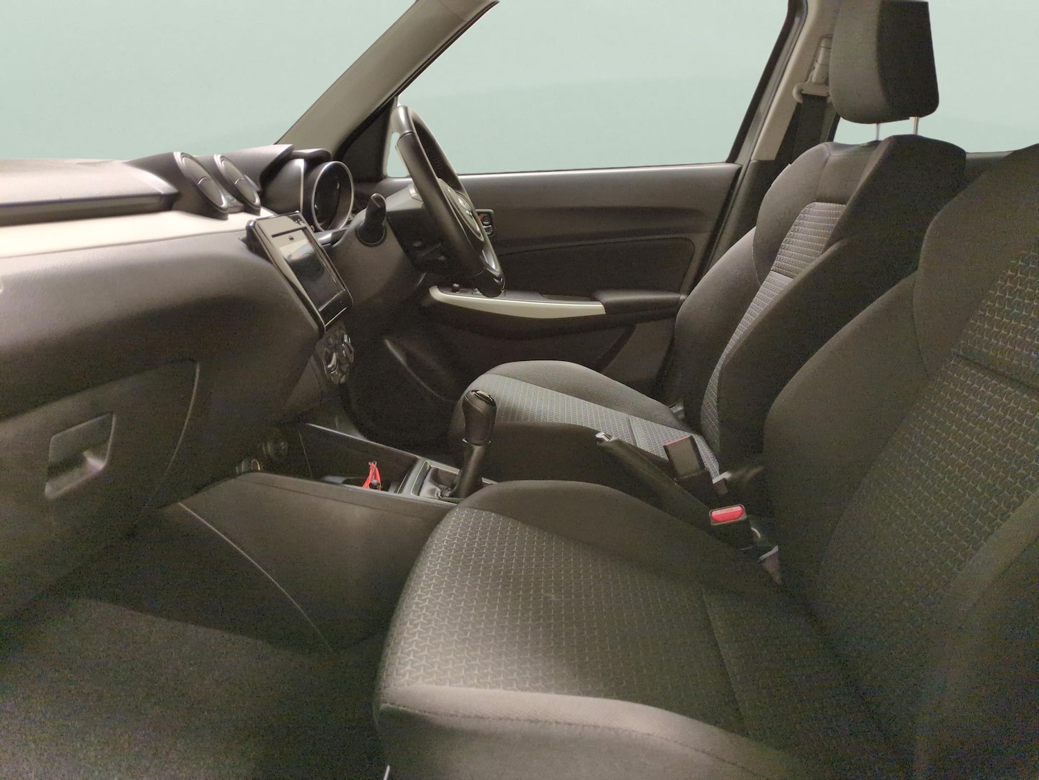 Used Suzuki Swift 2022 for sale - 77932395: Photo 4