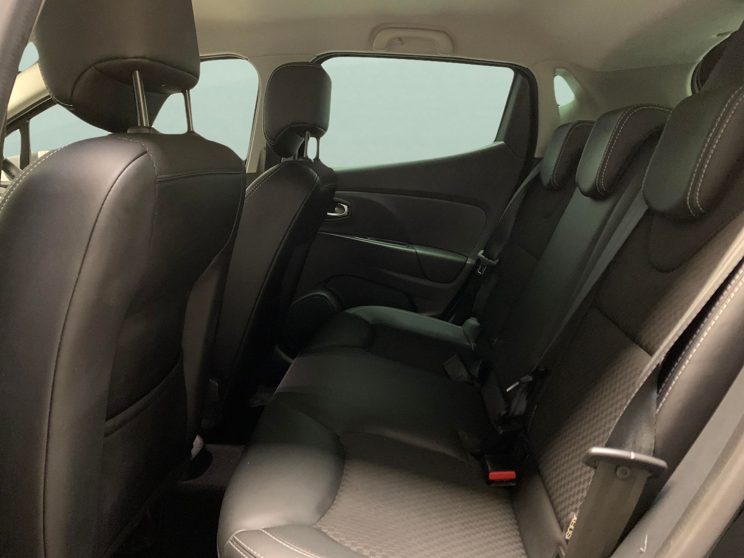 Used Renault Clio 2018 for sale - 76664701: Photo 26