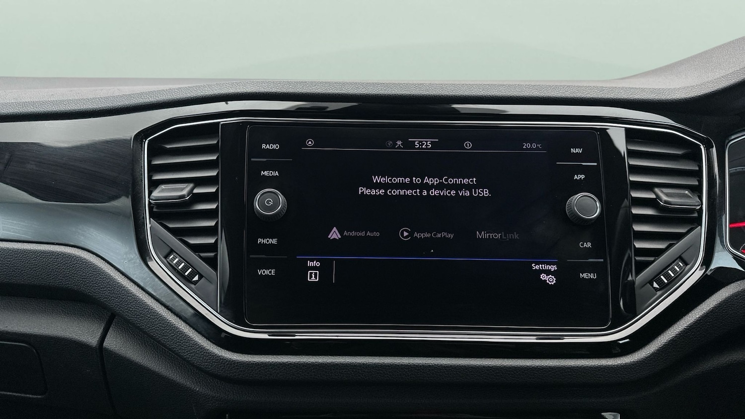 Used Volkswagen T-Roc 2021 for sale - 76402981: Photo 29