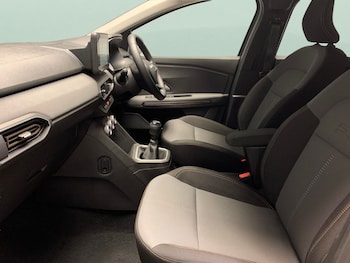 Used Dacia Sandero Stepway 2024 for sale - 76943056: Photo