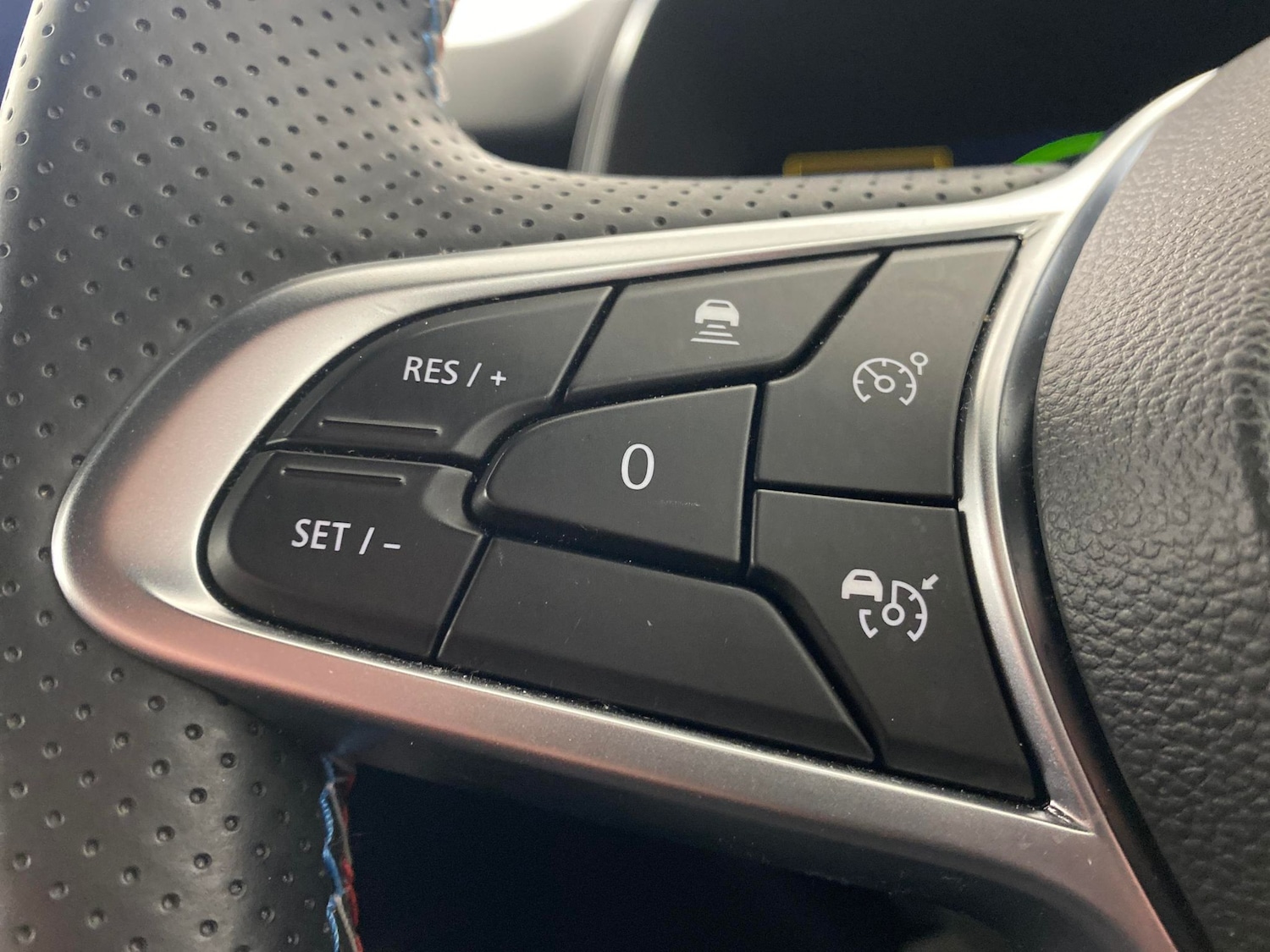 Used Renault Clio 2024 for sale - 77946761: Photo 19