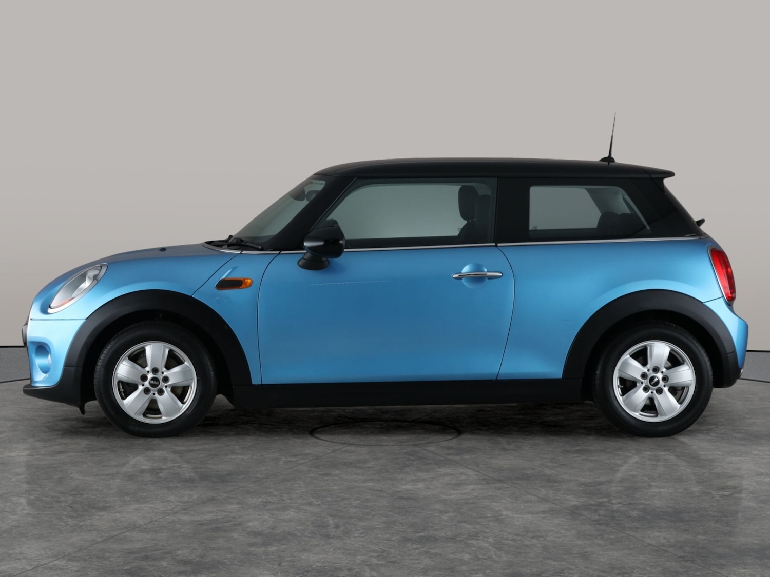 Used MINI Hatch 2018 for sale - 76931924: Photo 12