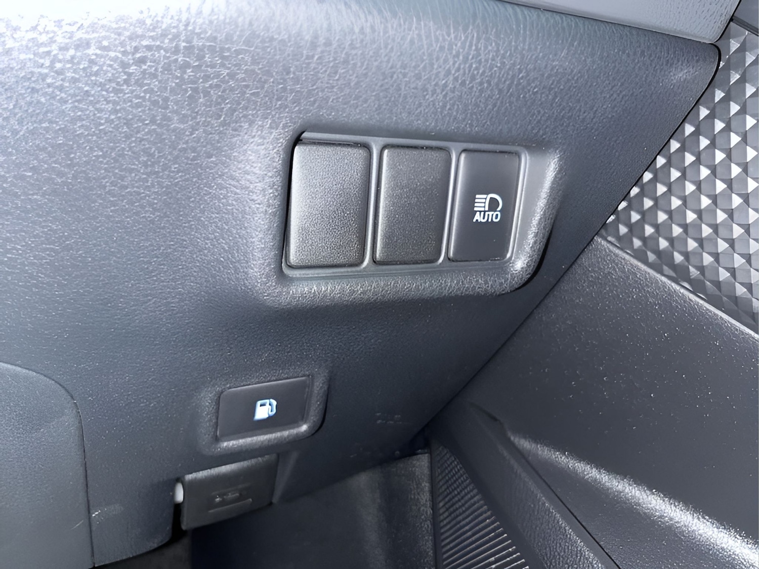 Used Toyota C-HR 2022 for sale - 76392162: Photo 31