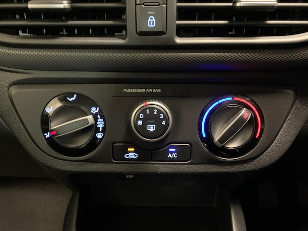 Used Hyundai i10 2022 for sale - 76303072: Photo 19