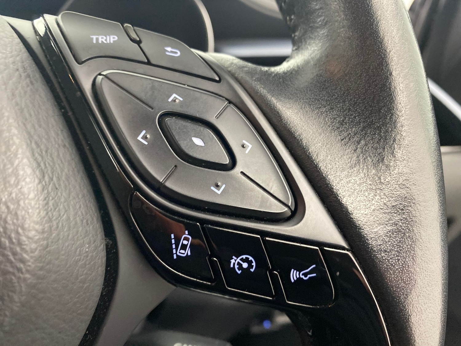 Used Toyota C-HR 2020 for sale - 76895082: Photo 19