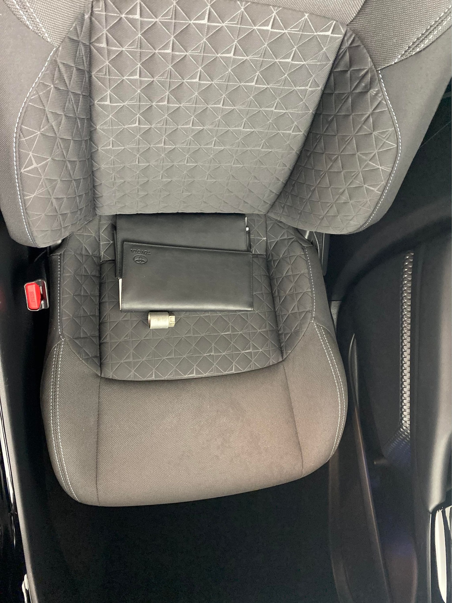 Used Toyota C-HR 2020 for sale - 76895082: Photo 29