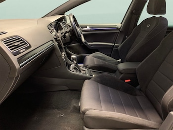 Used Volkswagen Golf 2019 for sale - 75748684: Photo