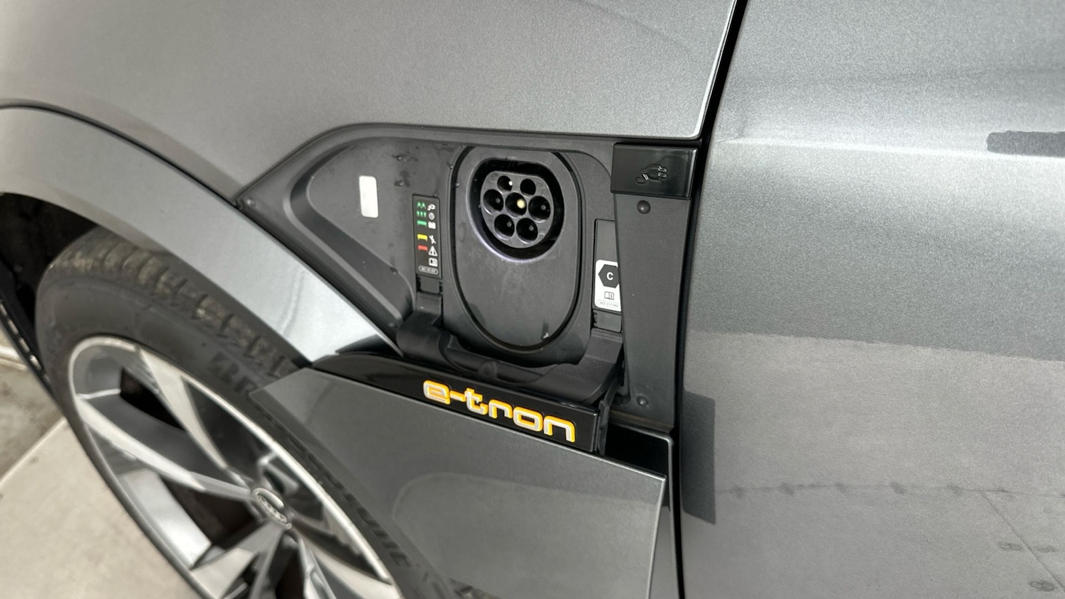 Used Audi e-tron 2021 for sale - 77804235: Photo 12