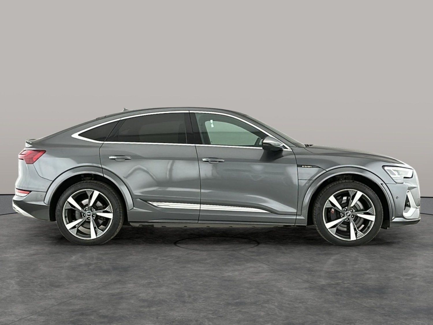 Used Audi e-tron 2021 for sale - 77804235: Photo 5