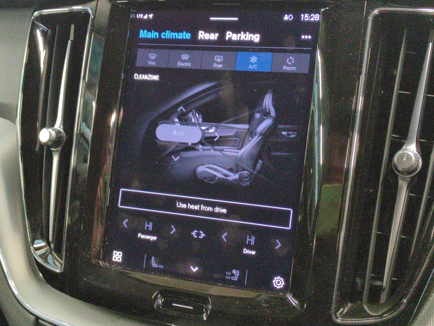 Used Volvo XC60 2023 for sale - 77055028: Photo 19