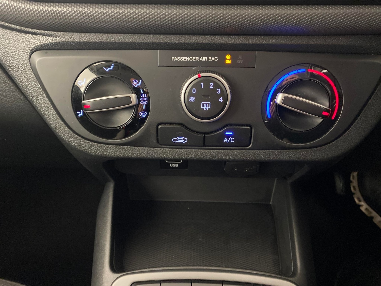 Used Hyundai i10 for sale - 76413120: Photo 23