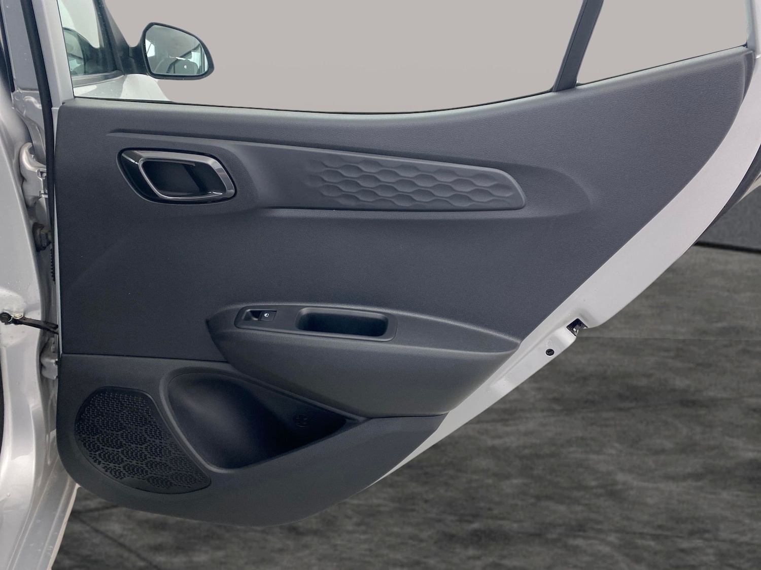 Used Hyundai i10 for sale - 76413120: Photo 37