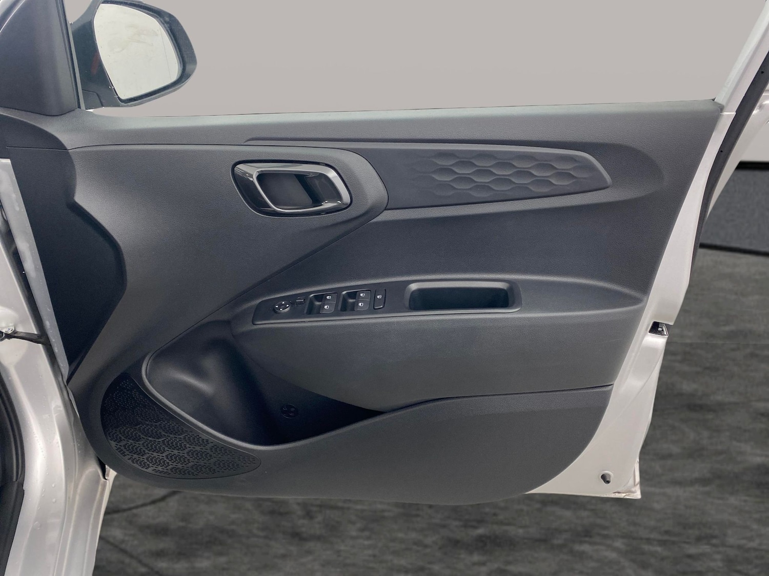 Used Hyundai i10 for sale - 76413120: Photo 38