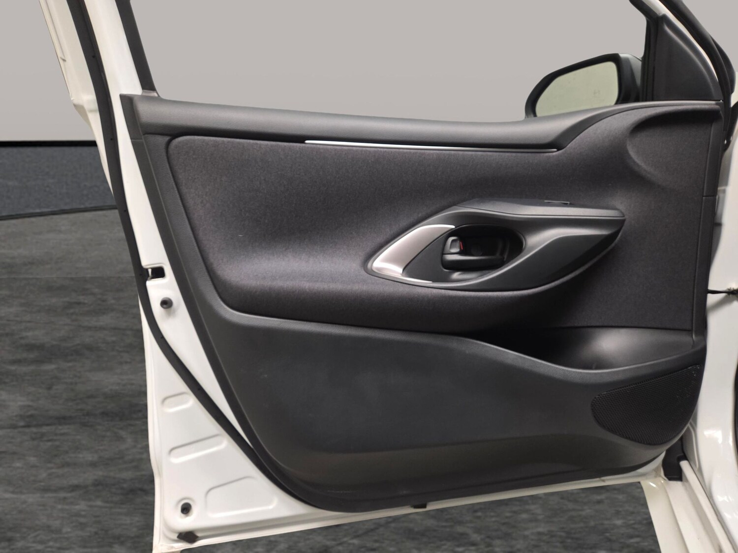 Used Mazda Mazda2 HYBRID 2023 for sale - 77756103: Photo 23