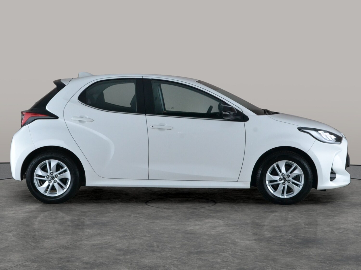 Used Mazda Mazda2 HYBRID 2023 for sale - 77756103: Photo 9