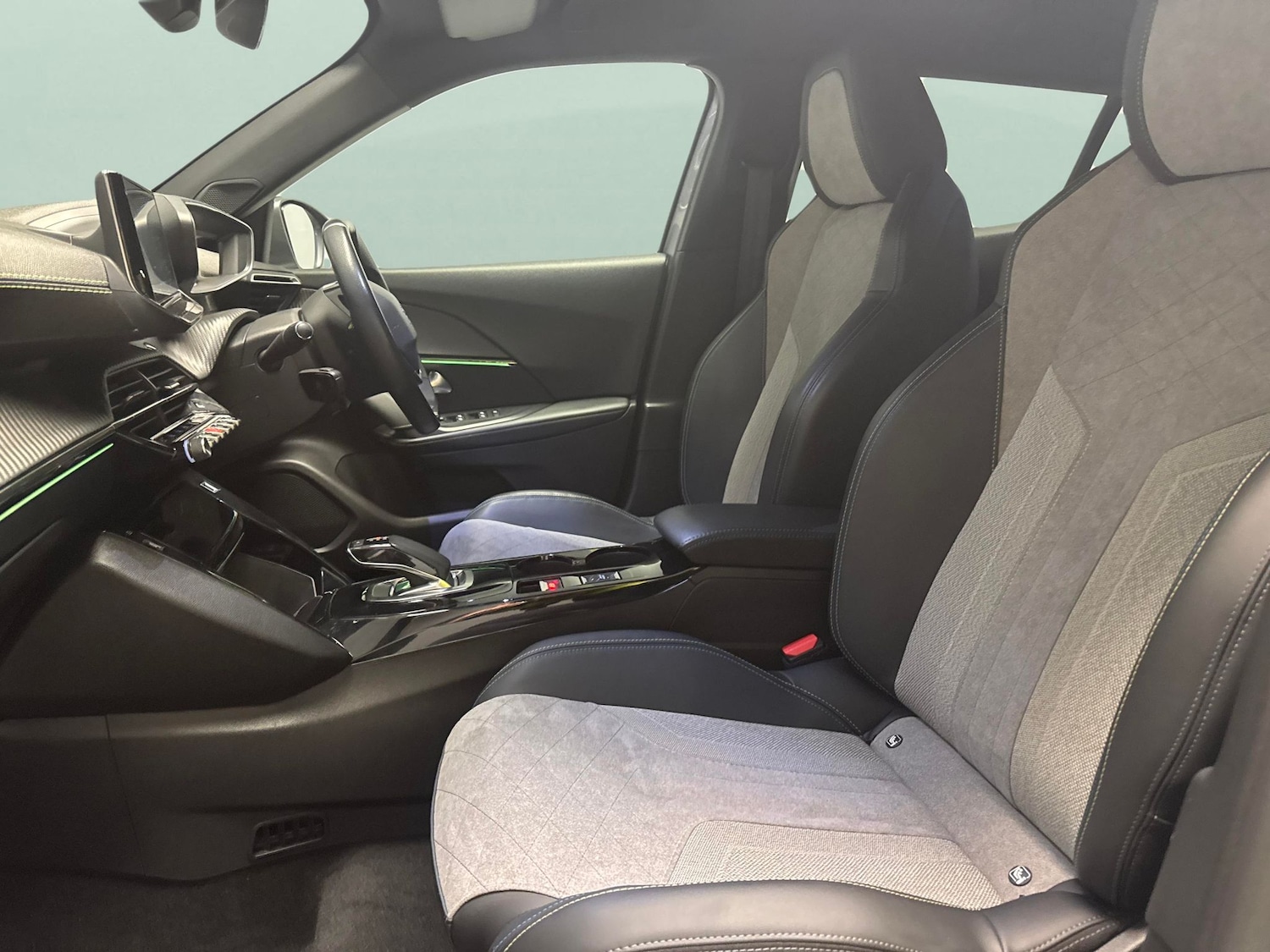 Used Peugeot 2008 2021 for sale - 76931957: Photo 4