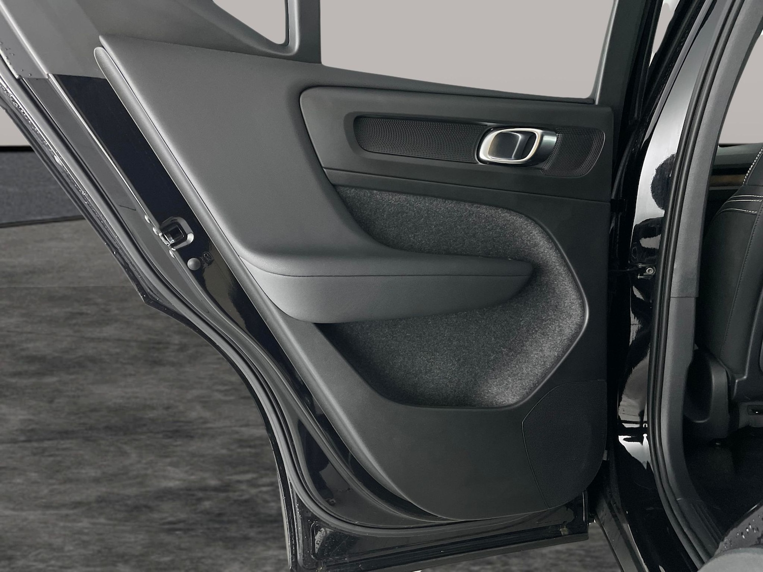 Used Volvo XC40 2024 for sale - 77458202: Photo 37