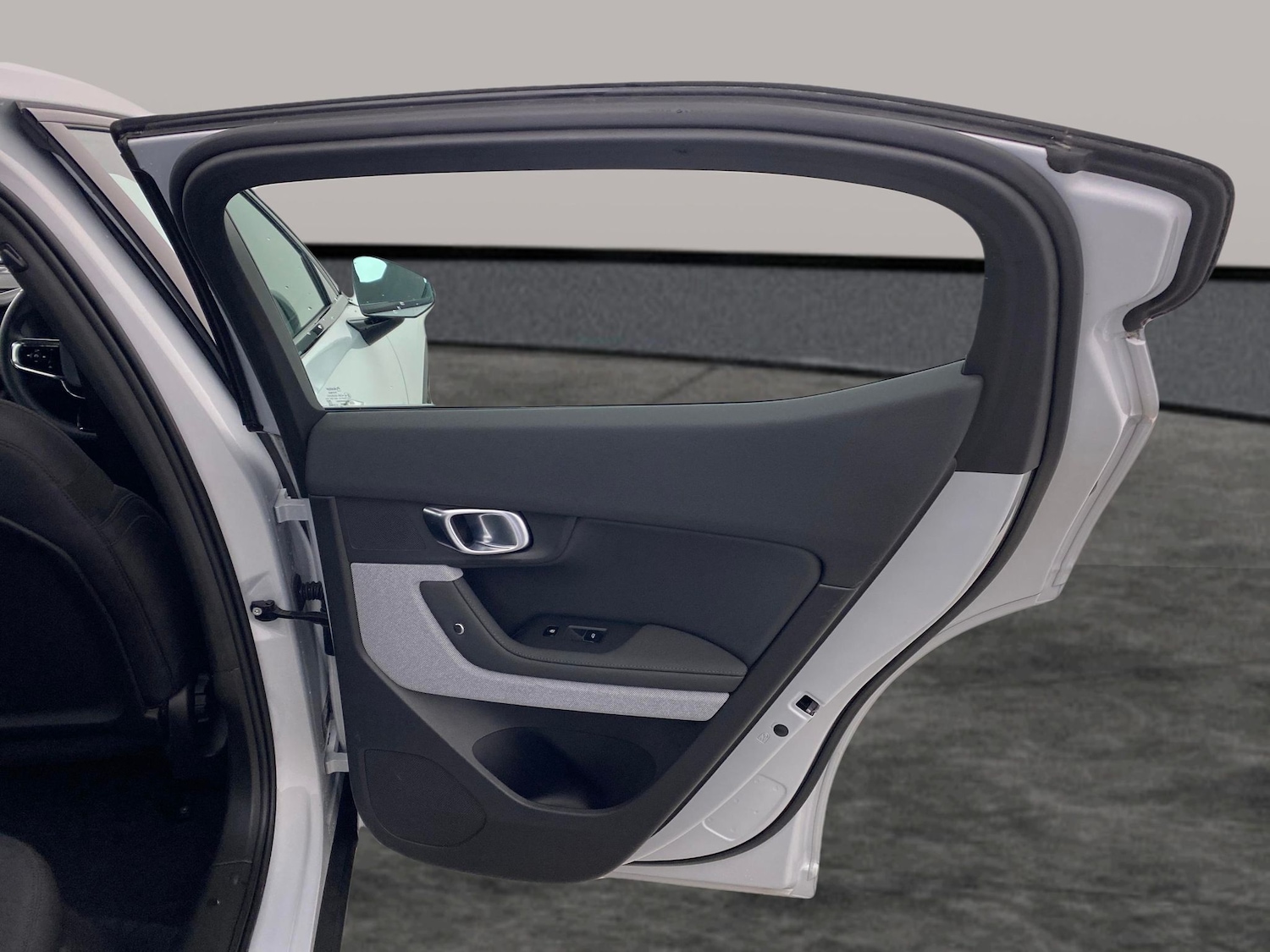 Used Polestar Polestar 2 2023 for sale - 77138065: Photo 25