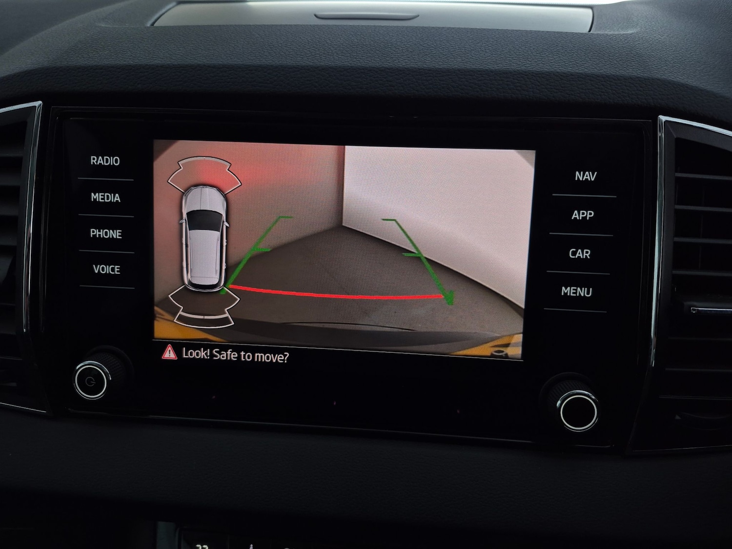 Used Skoda Karoq 2023 for sale - 78023085: Photo 5