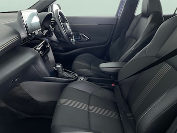 Used Toyota Yaris Cross 2022 for sale - 76980630: Photo