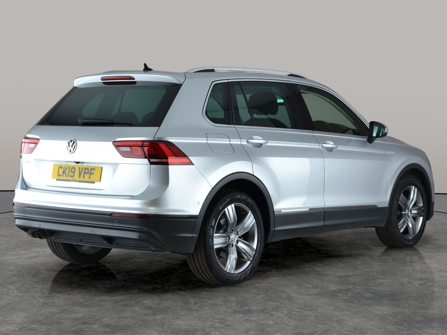 Used Volkswagen Tiguan 2019 for sale - 77688777: Photo 9