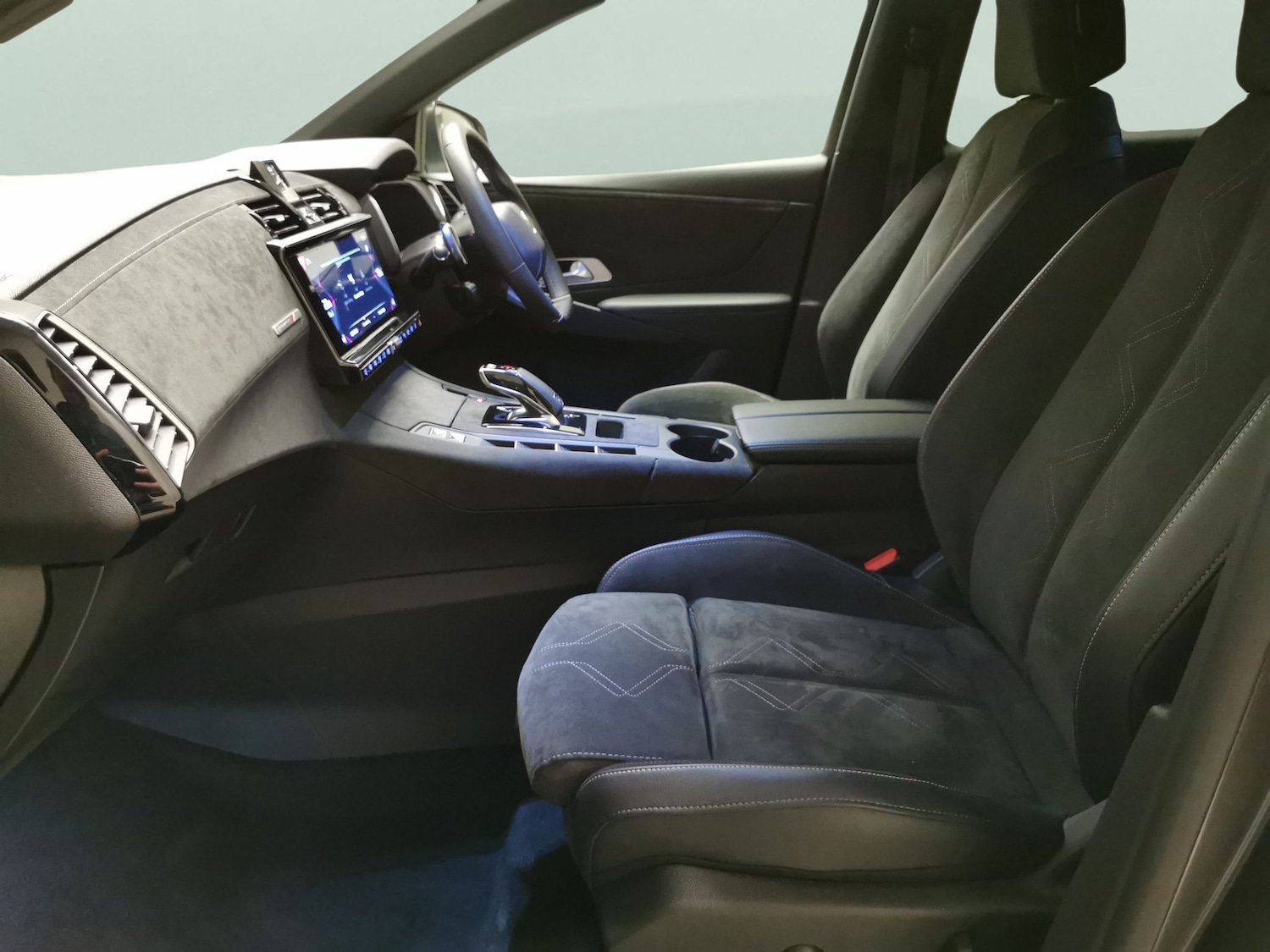 Used DS Automobiles DS 7 Crossback 2022 for sale - 76390335: Photo 4