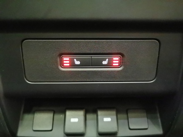Used Land Rover Defender 110 2023 for sale - 76182304: Photo 18