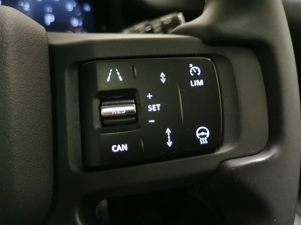 Used Land Rover Defender 110 2023 for sale - 76182304: Photo 27
