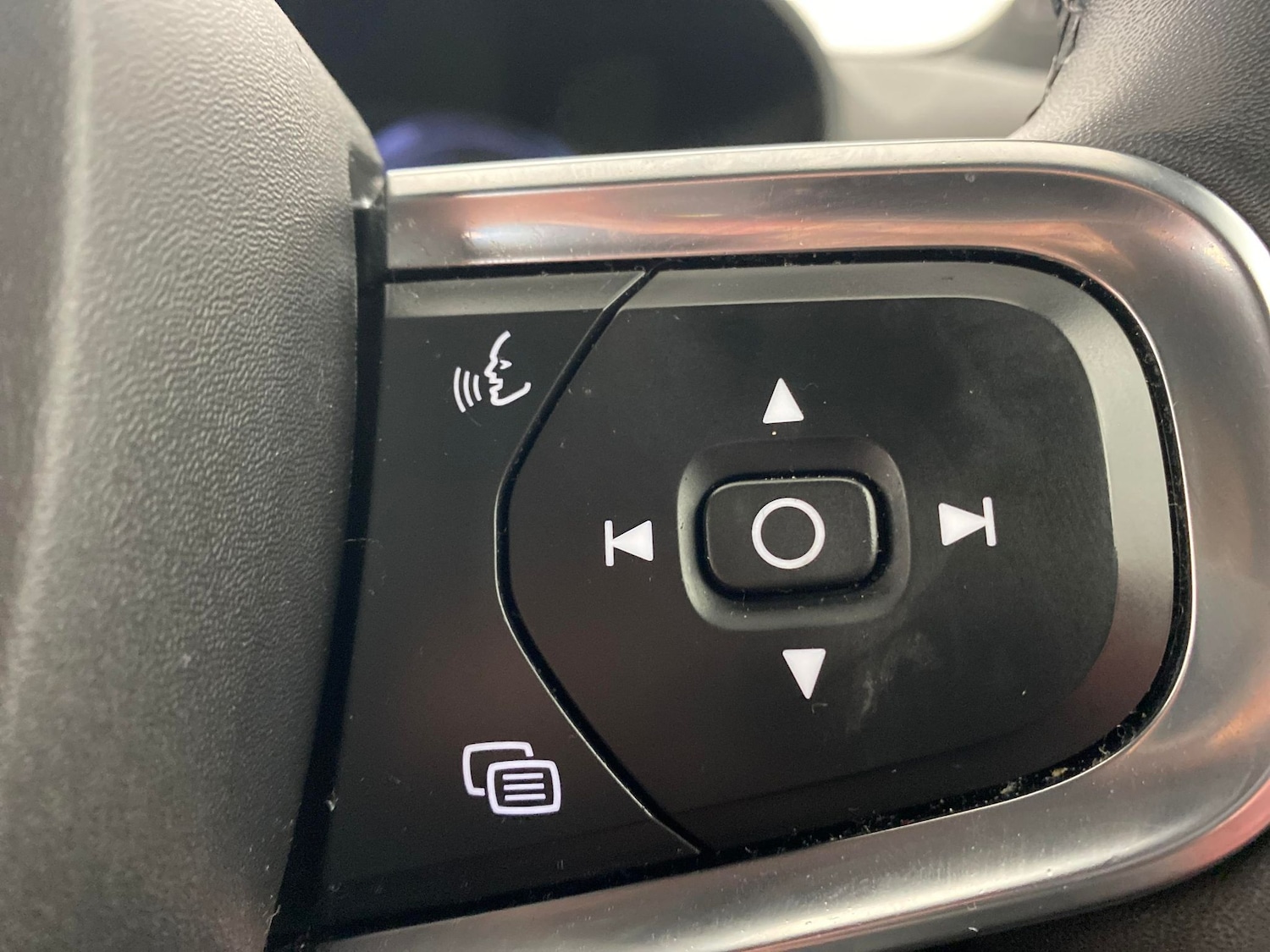 Used Volvo XC40 2022 for sale - 77804170: Photo 17