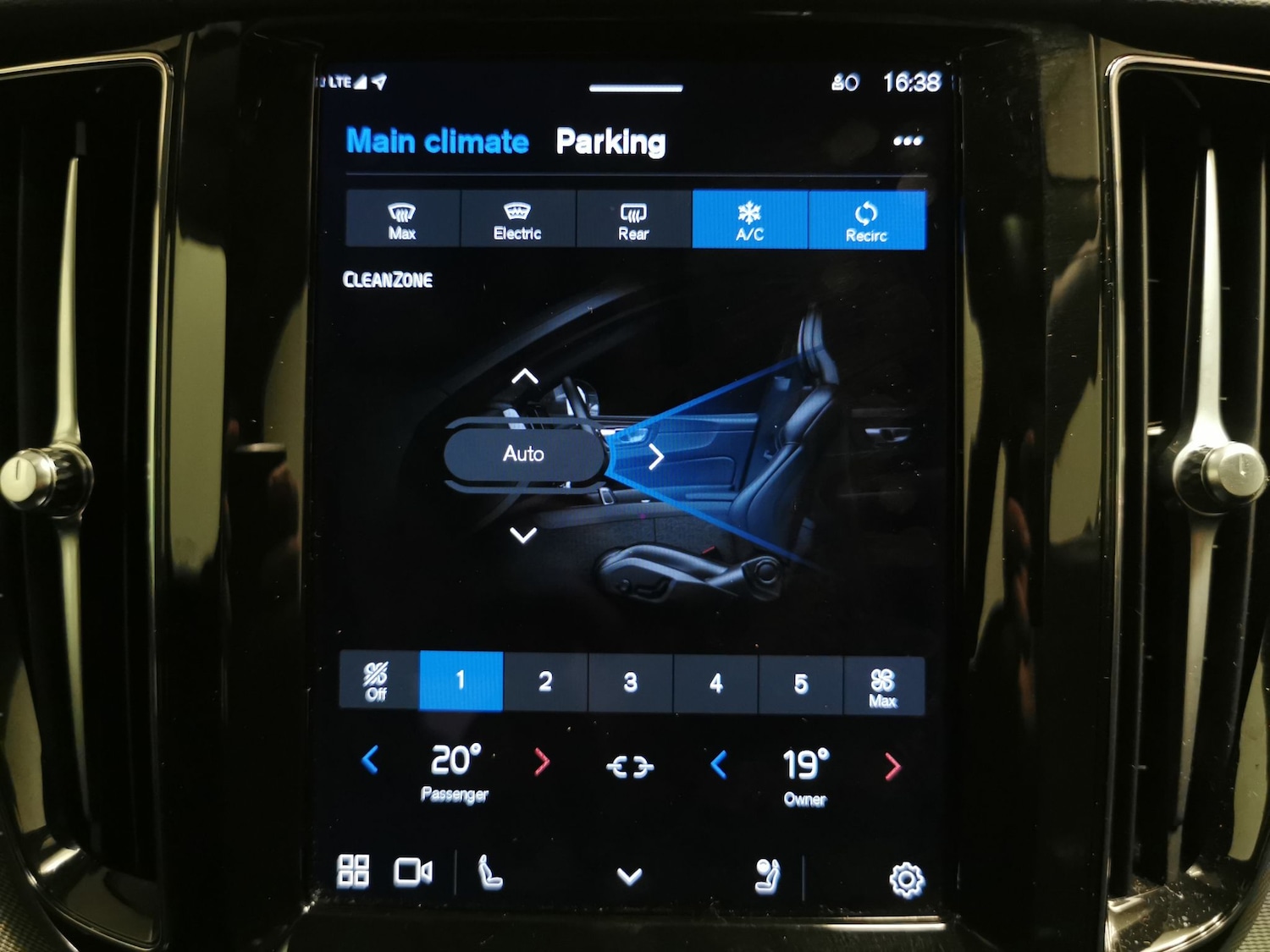 Used Volvo XC60 2023 for sale - 77281423: Photo 19