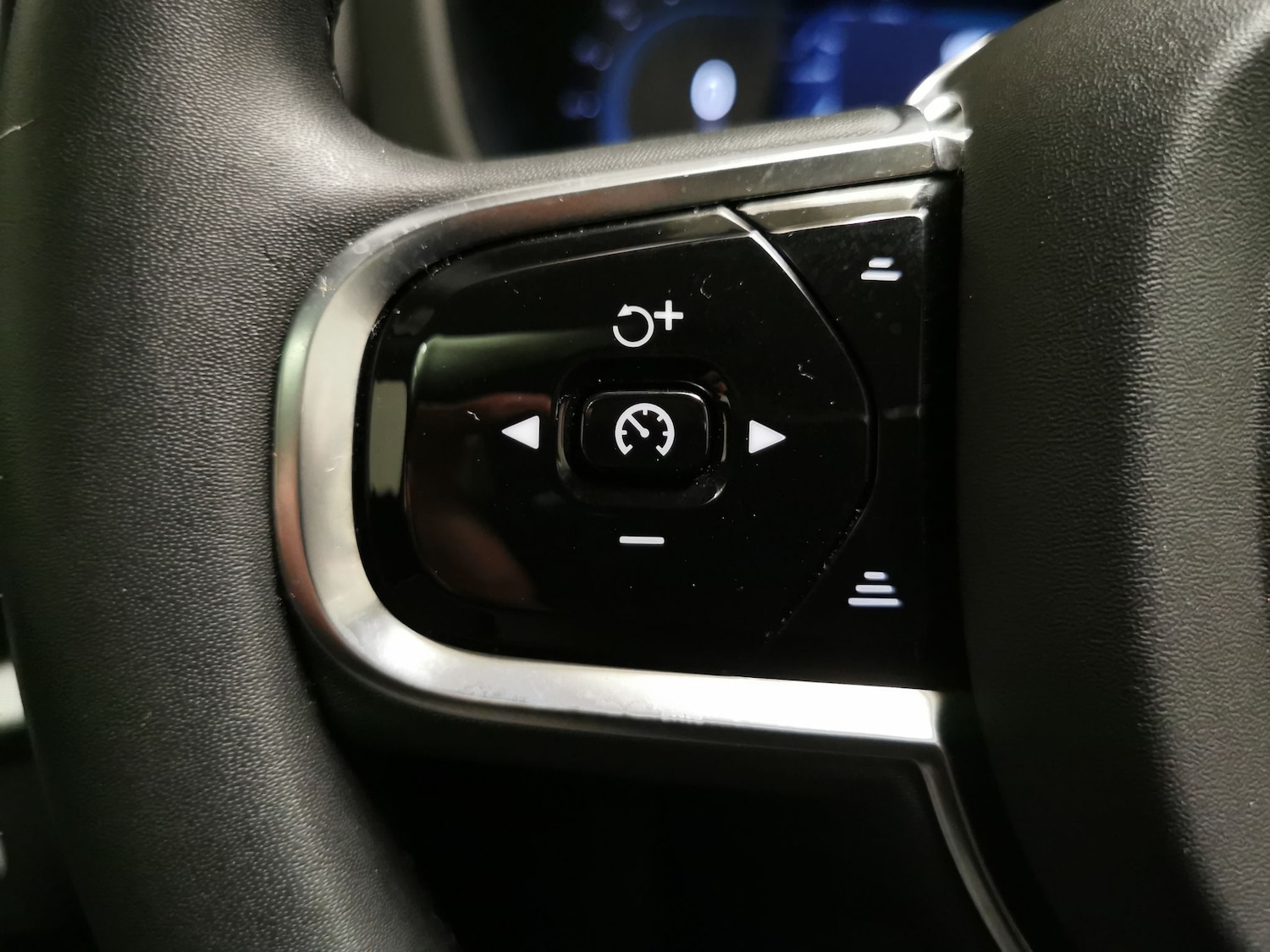 Used Volvo XC60 2023 for sale - 77281423: Photo 21