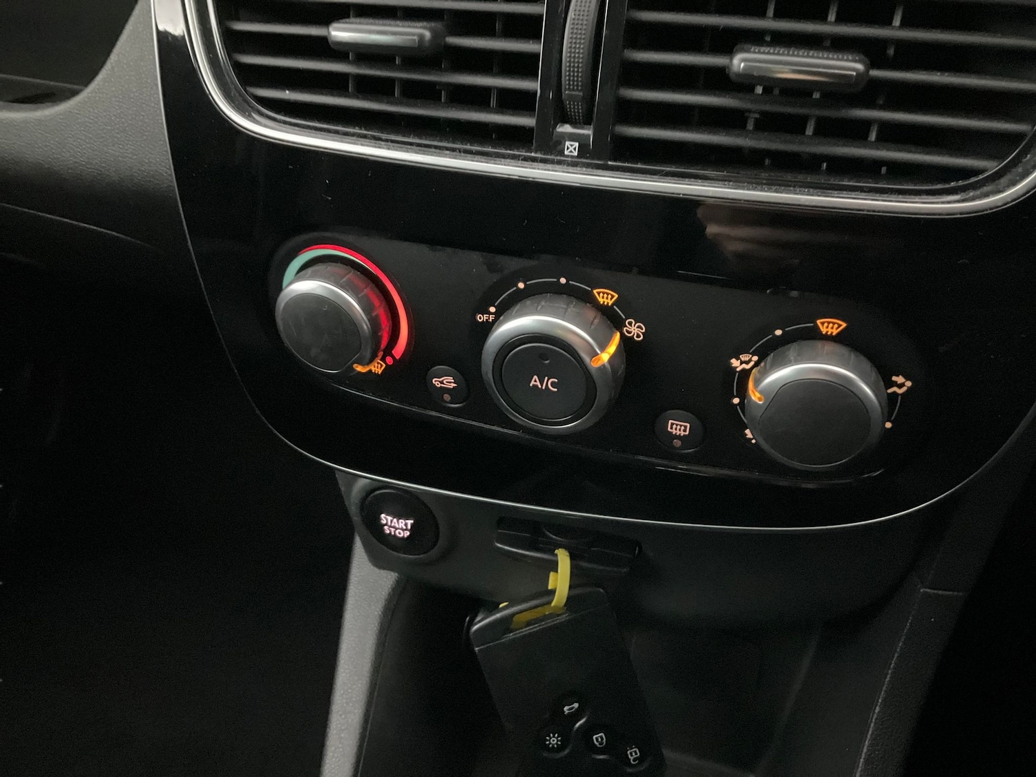 Used Renault Clio 2019 for sale - 76750376: Photo 17