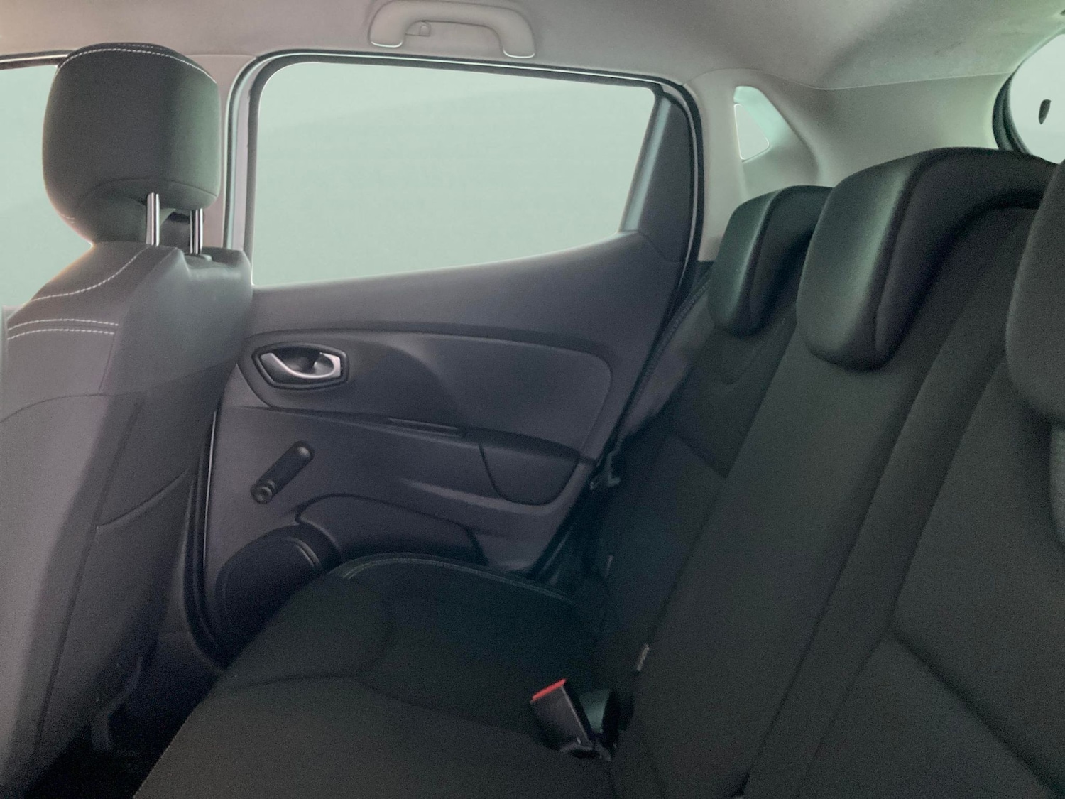 Used Renault Clio 2019 for sale - 76750376: Photo 21