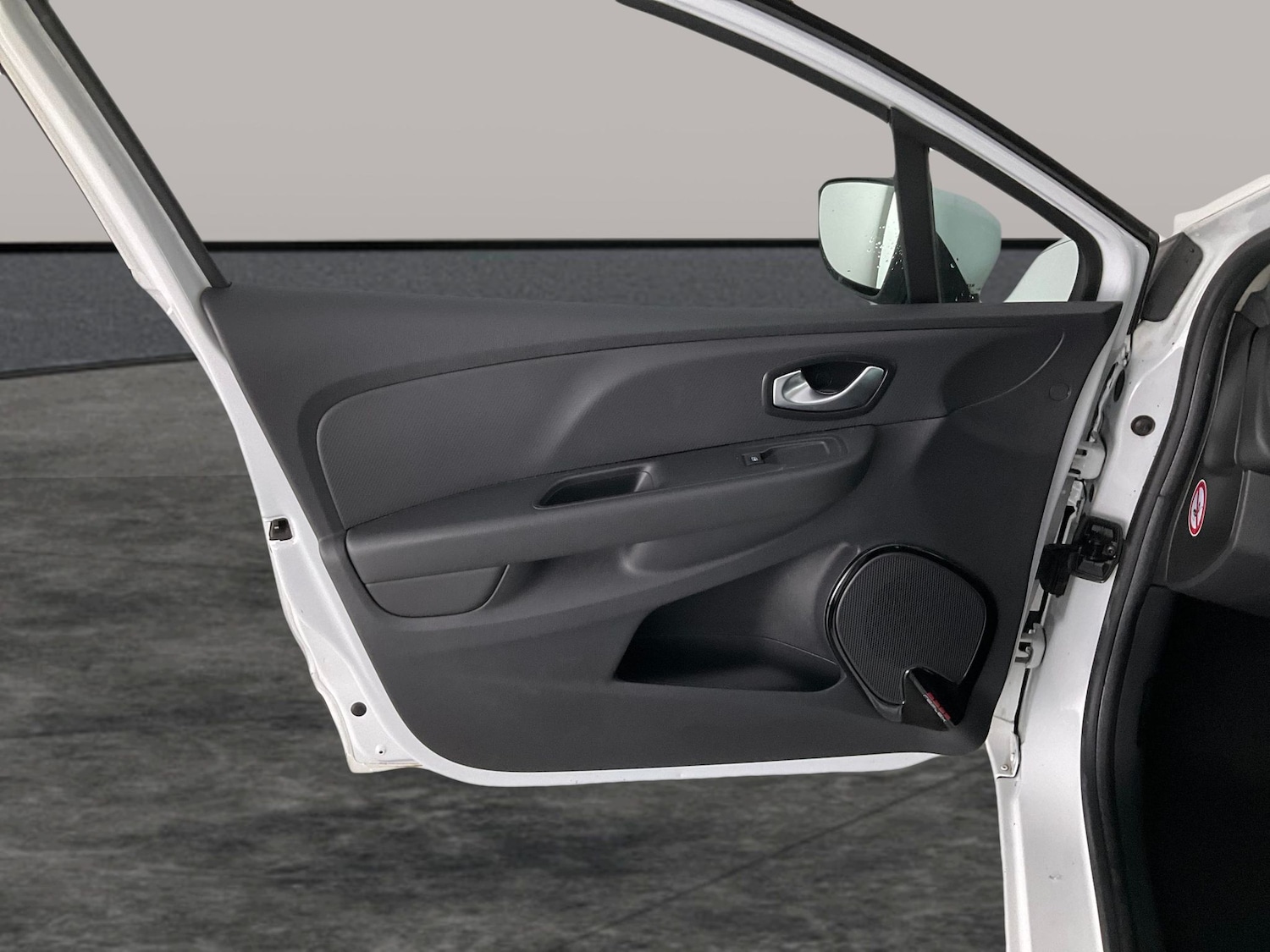 Used Renault Clio 2019 for sale - 76750376: Photo 22