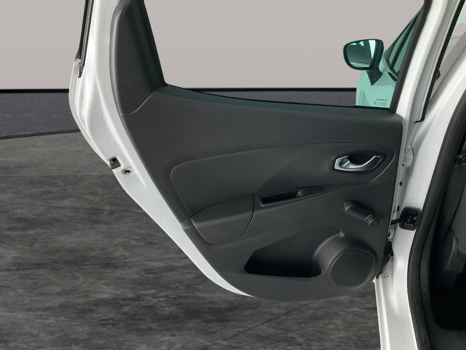 Used Renault Clio 2019 for sale - 76750376: Photo 23