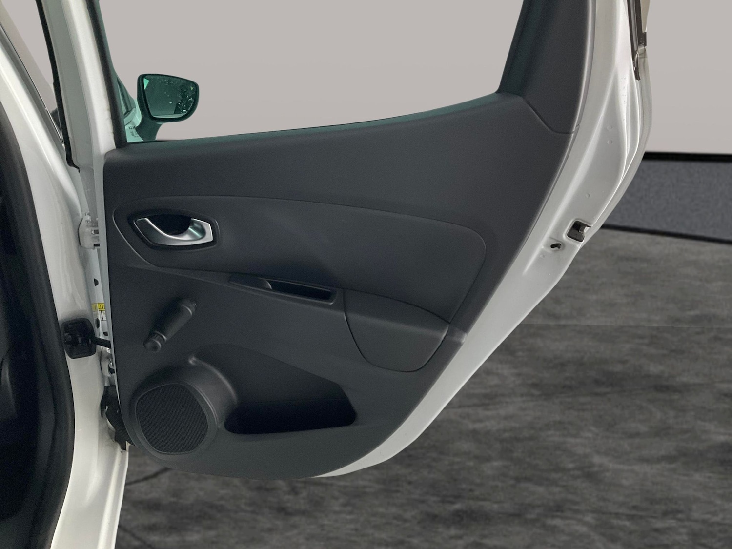 Used Renault Clio 2019 for sale - 76750376: Photo 25