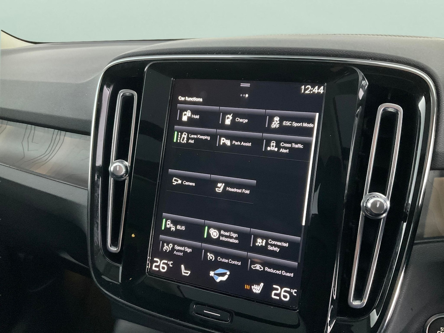 Used Volvo XC40 2022 for sale - 76750350: Photo 27