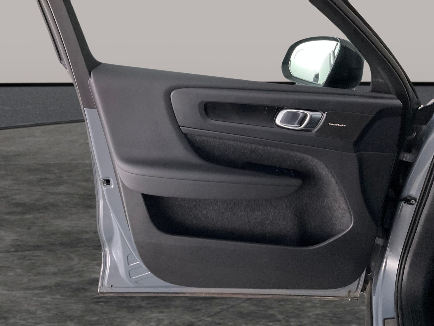 Used Volvo XC40 2022 for sale - 76750350: Photo 34