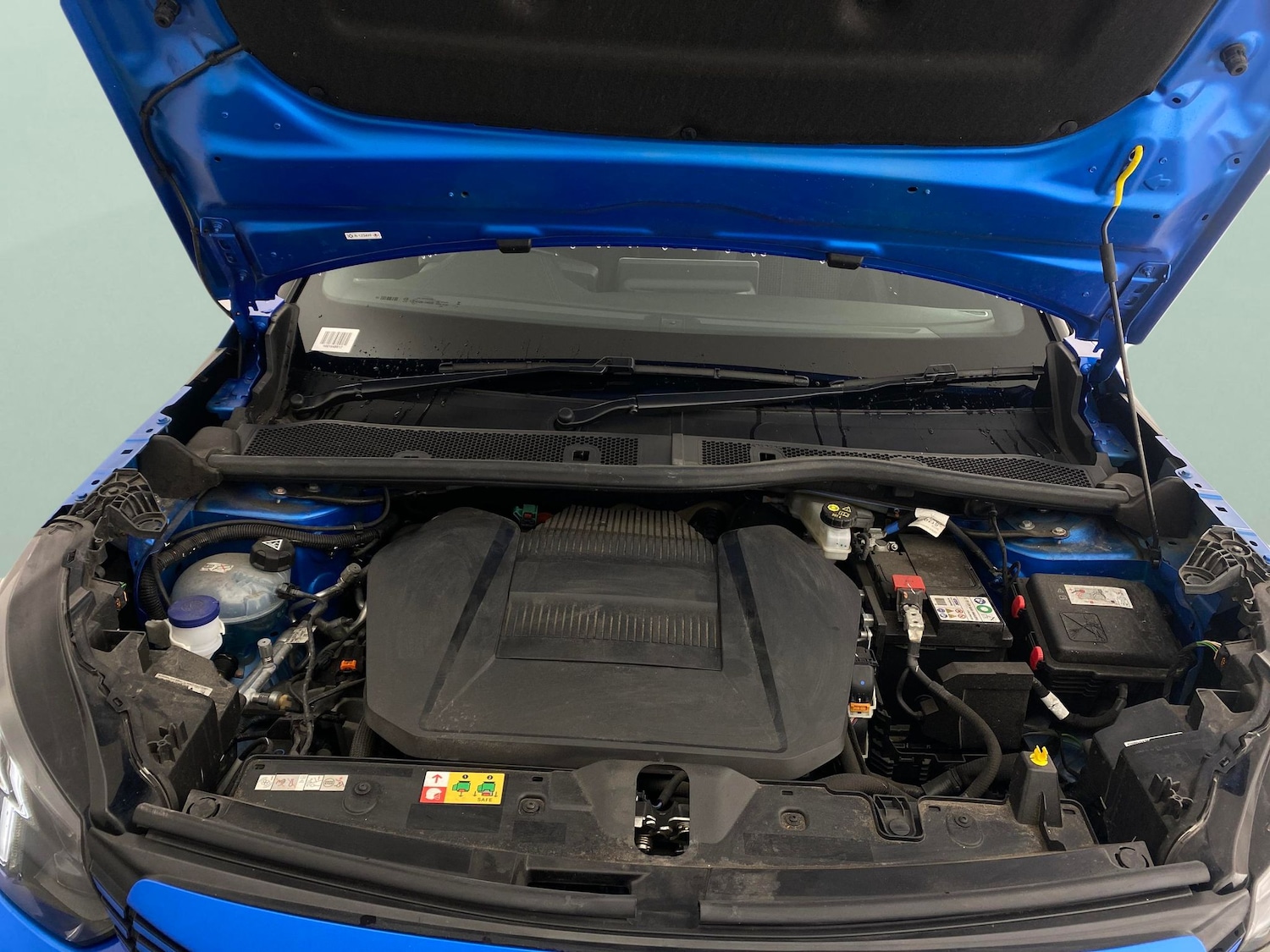 Used Peugeot E-2008 2022 for sale - 76403048: Photo 43