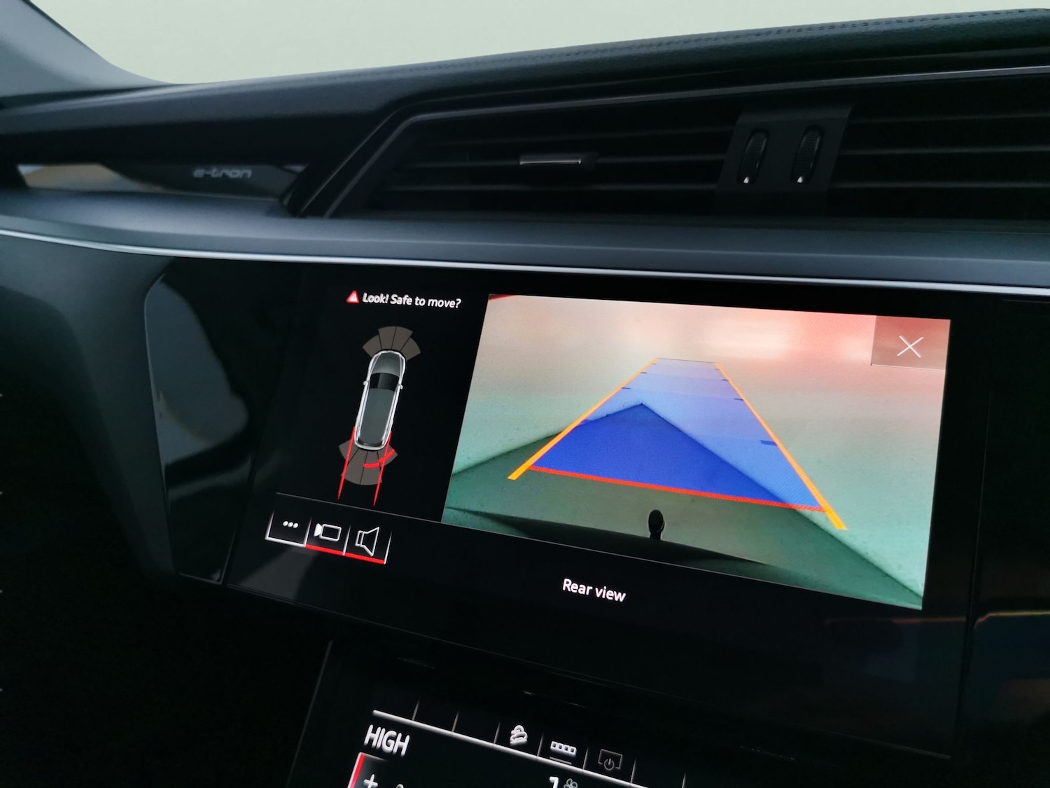 Used Audi e-tron 2020 for sale - 78219193: Photo 6