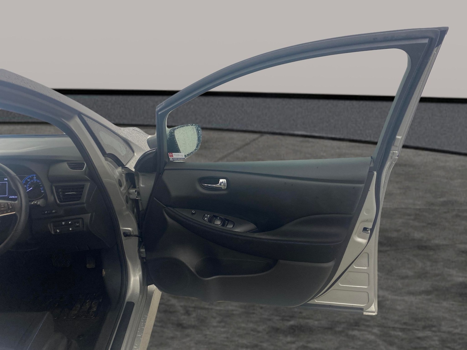 Used Nissan Leaf 2021 for sale - 77614924: Photo 8