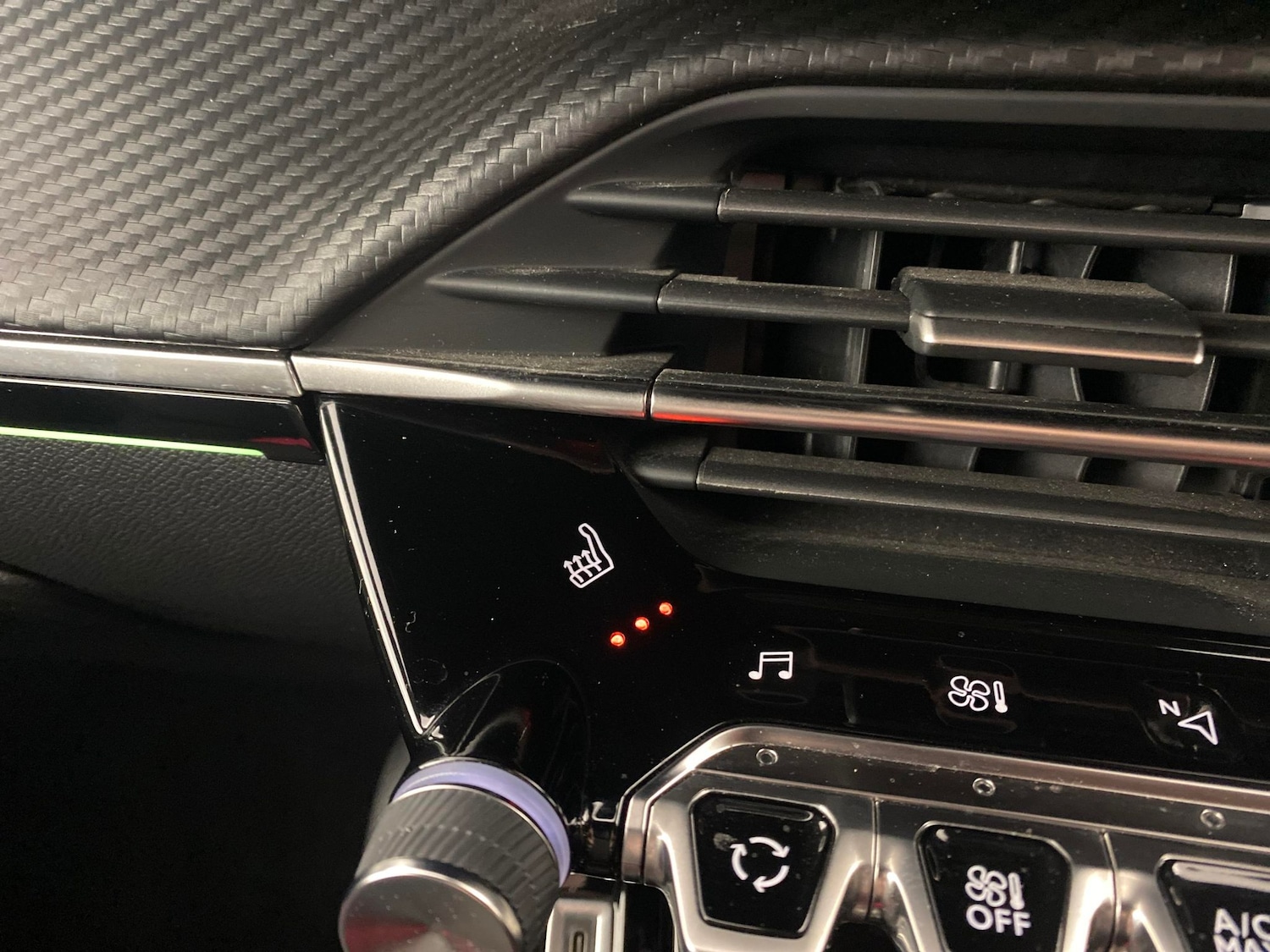 Used Peugeot E-2008 2022 for sale - 77079384: Photo 18