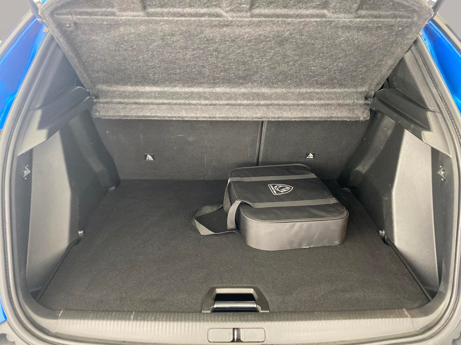 Used Peugeot E-2008 2022 for sale - 77079384: Photo 7