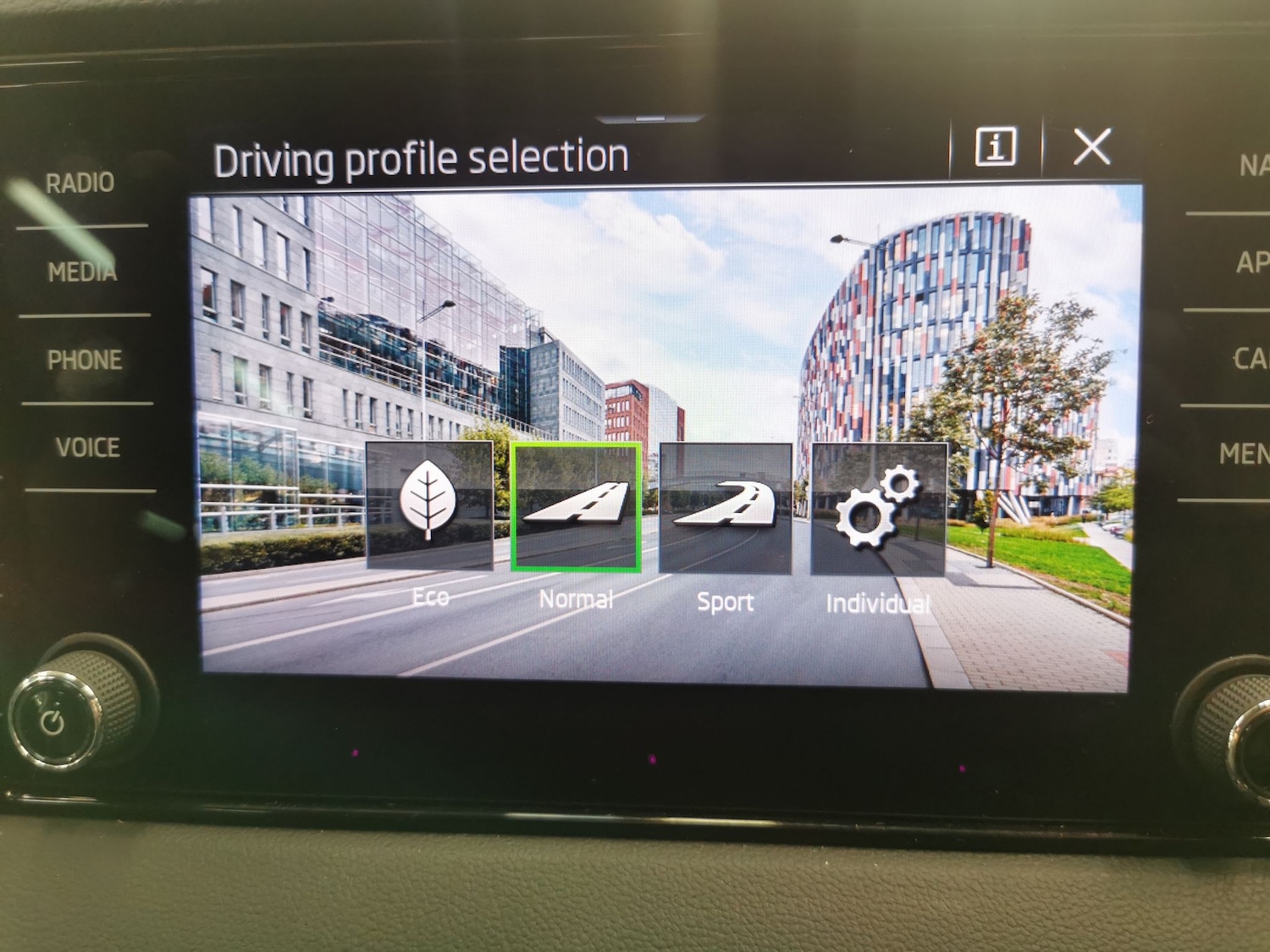 Used Skoda Karoq 2021 for sale - 77047937: Photo 15