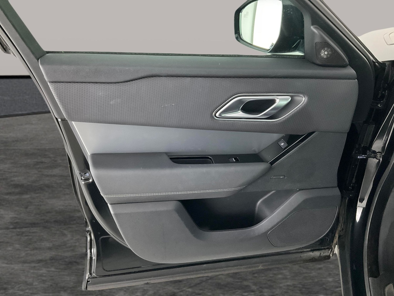 Used Land Rover Range Rover Velar 2022 for sale - 76523792: Photo 31