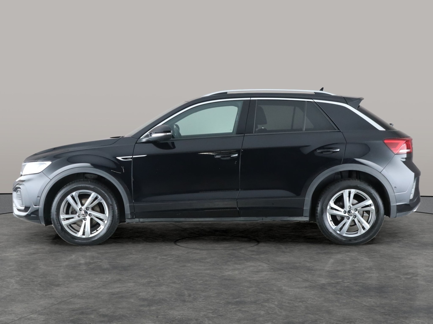 Used Volkswagen T-Roc 2023 for sale - 76958260: Photo 12