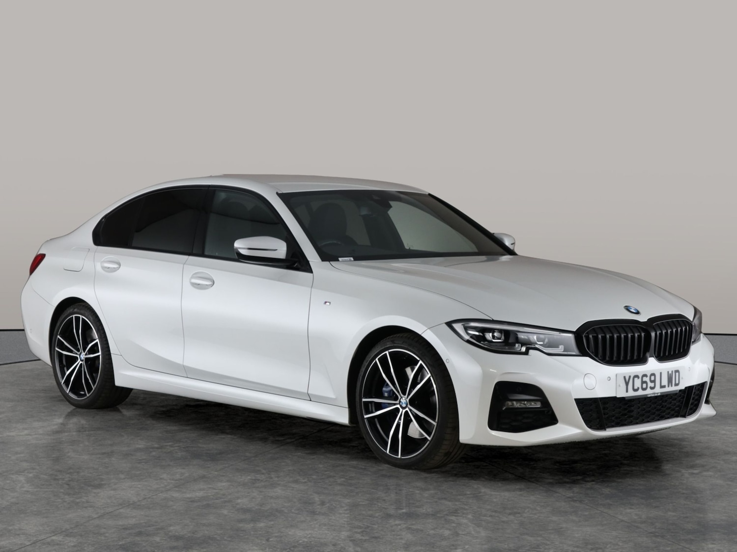 Used BMW 3 Series 2019 for sale - 76436893: Photo 9