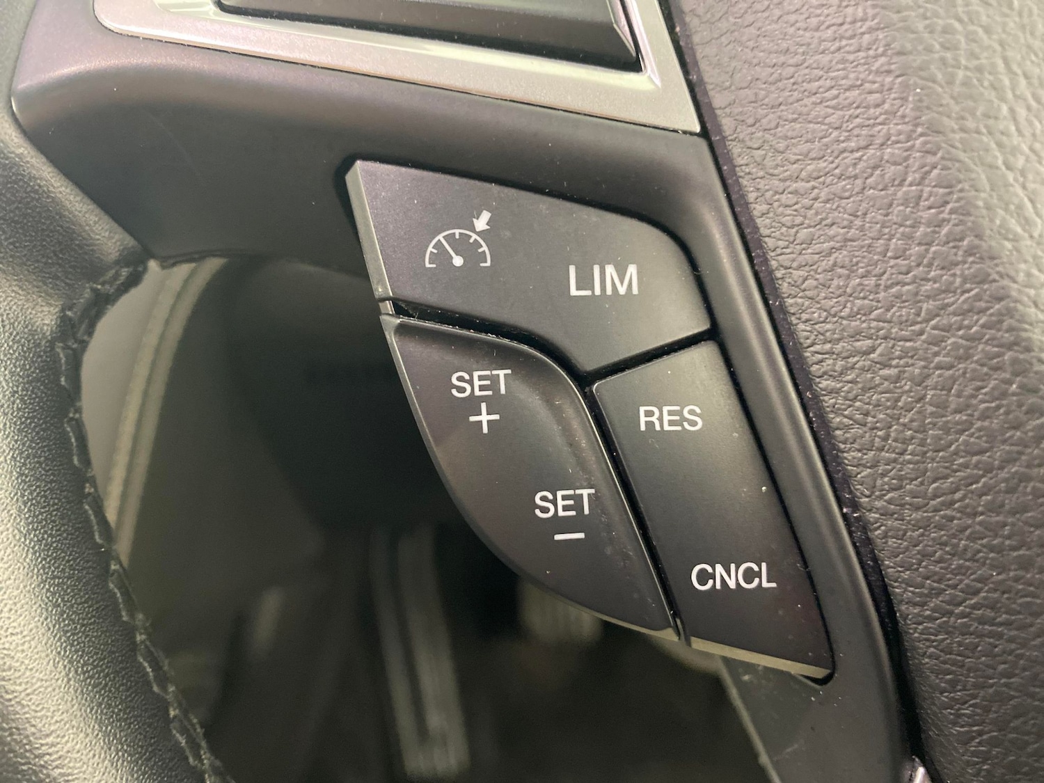 Used Ford Mondeo 2015 for sale - 77058636: Photo 20