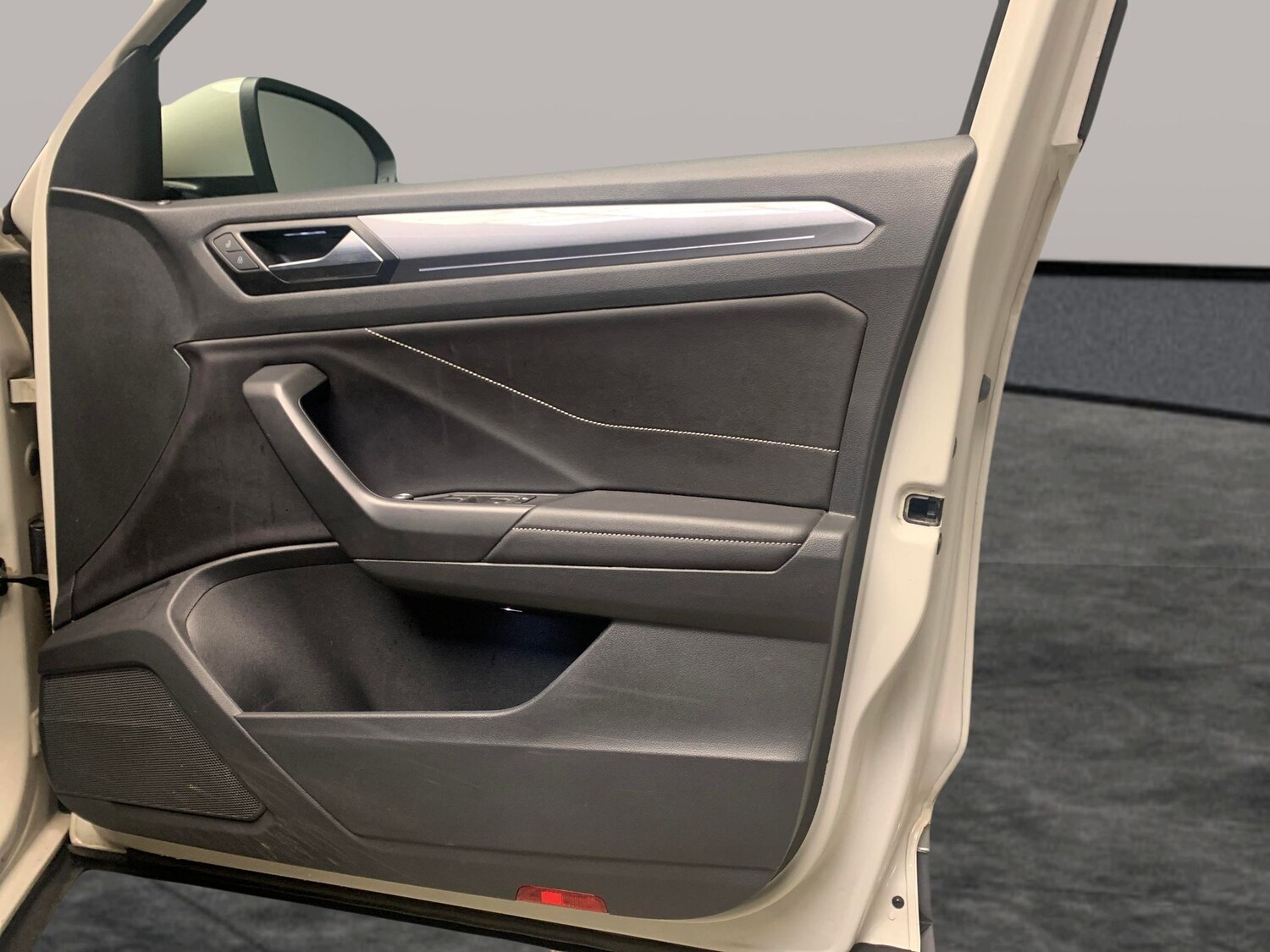 Used Volkswagen T-Roc 2022 for sale - 77932363: Photo 26